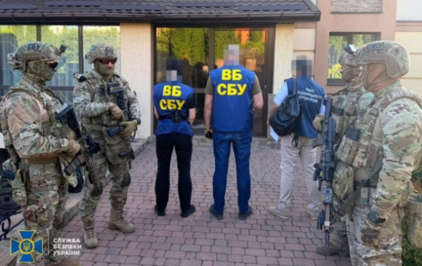Хмельницького топ-посадовця спіймали на "відкатах" Хмельницького топ-посадовця спіймали на "відкатах"