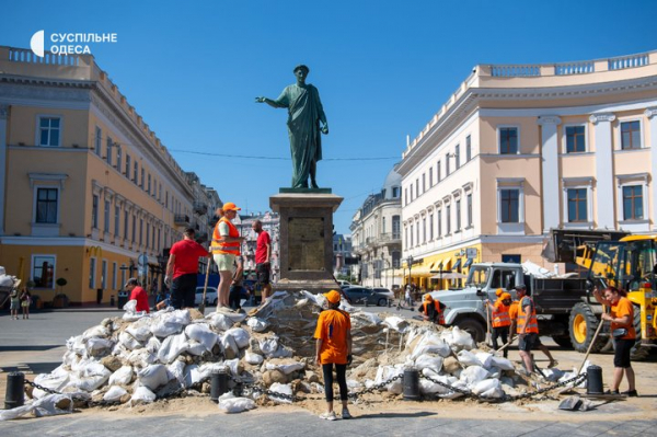 В Одесі вперше за понад чотири роки відкрили пам&rsquo;ятник Дюку - Новини України