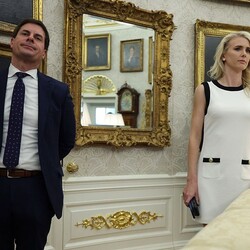 Вона завжди поруч із Трампом: хто така Наталі Харп &mdash; нова фаворитка президента США - Новини України