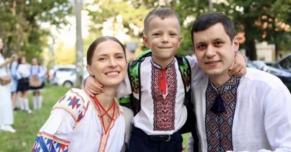 Нардеп Роман Грищук та модель Анна Гресь розлучаються після 11 років шлюбу - Новини України Нардеп Роман Грищук та модель Анна Гресь розлучаються після 11 років шлюбу - Новини України