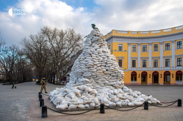 В Одесі вперше за понад чотири роки відкрили пам&rsquo;ятник Дюку - Новини України