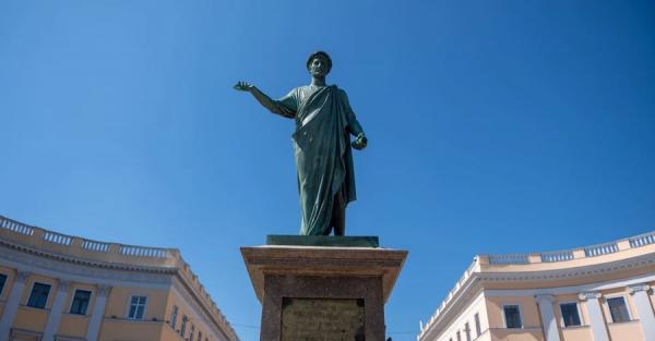 В Одесі вперше за понад чотири роки відкрили пам&rsquo;ятник Дюку - Новини України