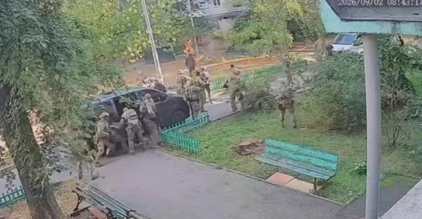 ЗМІ опублікували відео стрільби між СБУ та ГУР у Києві - Новини України