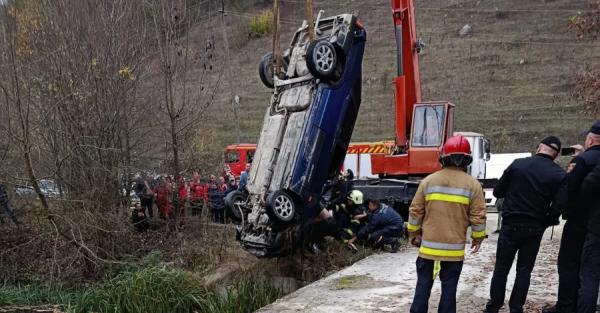 На Хмельниччині виявили тіла трьох дітей у затонулому автомобілі - поліція розслідує ДТП - Новини України На Хмельниччині виявили тіла трьох дітей у затонулому автомобілі - поліція розслідує ДТП - Новини України