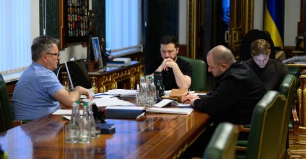 Зеленський поговорив з представниками Трампа на тлі загострення відносин із США - Новини України