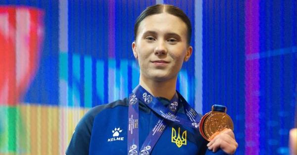 Медалістка ЧЄ Поліна Кононченко: Прийшла з мамою на фітнес, а опинилася у важкій атлетиці - Новини України