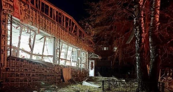 Росіяни атакували Синельникове - спалахнула багатоповерхівка, мінімум 3 загиблих, багато поранених - Новини України Росіяни атакували Синельникове - спалахнула багатоповерхівка, мінімум 3 загиблих, багато поранених - Новини України