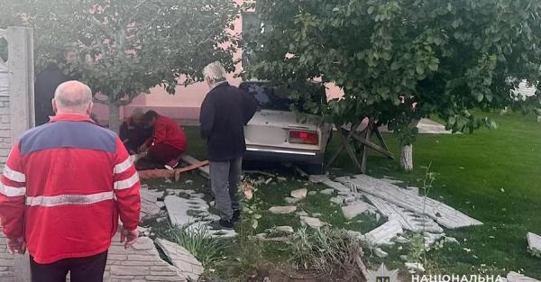 У Криворізькому району 19-річний водій Жигулів наїхав на чотирьох дітей та отримав підозру - Новини України